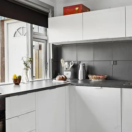 בית נופש 2 Bedroom Lovely In טהיסטד