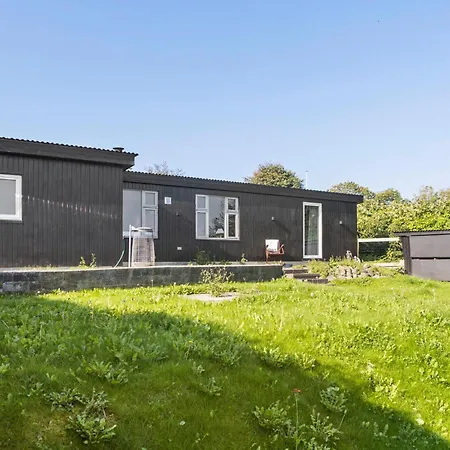 2 Bedroom Lovely In בית נופש *