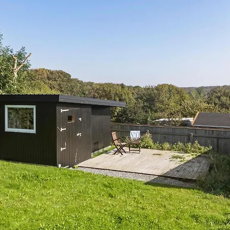 2 Bedroom Lovely In בית נופש טהיסטד