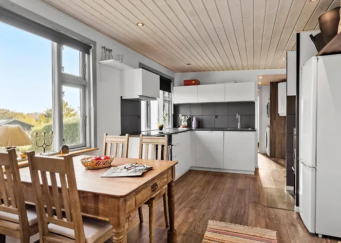 2 Bedroom Lovely In *